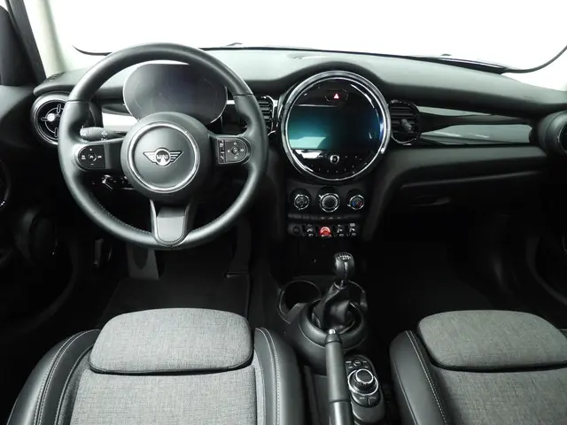 MINI 5-Deurs 1.5 One 2021 Benzine 10