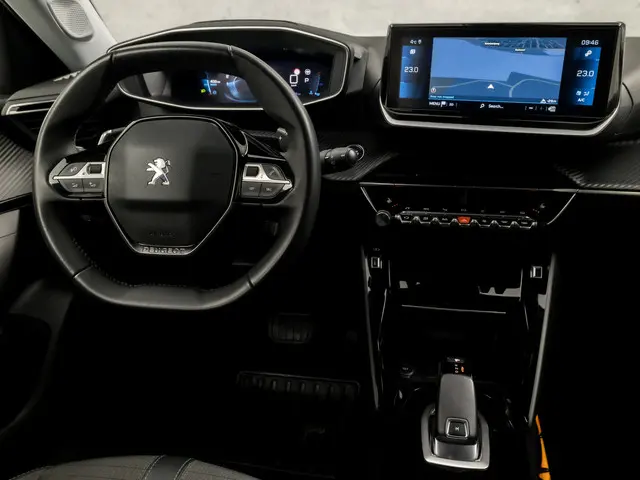 Peugeot 2008 1.2 PureTech Allure Sport 2022 Benzine 7