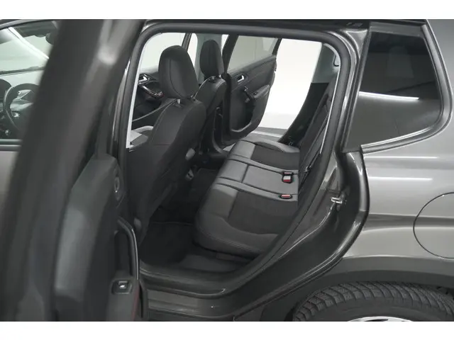 Peugeot 2008 PureTech 130 GT-Line 2019 Benzine 28