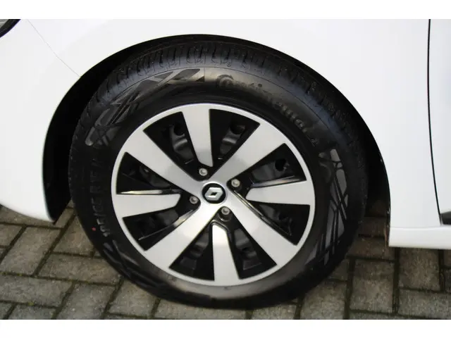 Renault Clio TCe 90 Equilibre 2023 Benzine 8