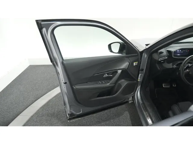 Peugeot 2008 PureTech 130 EAT8 GT 2024 Benzine 67