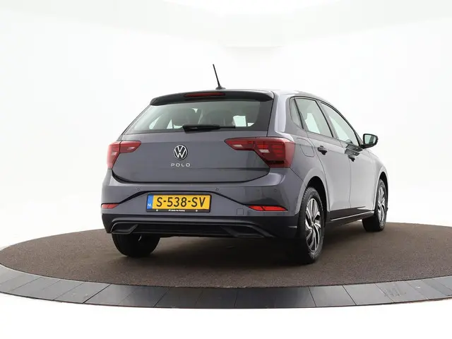 Volkswagen Polo 2