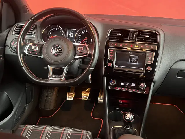 Volkswagen Polo 1.8 TSI GTI 2015 Benzine 4