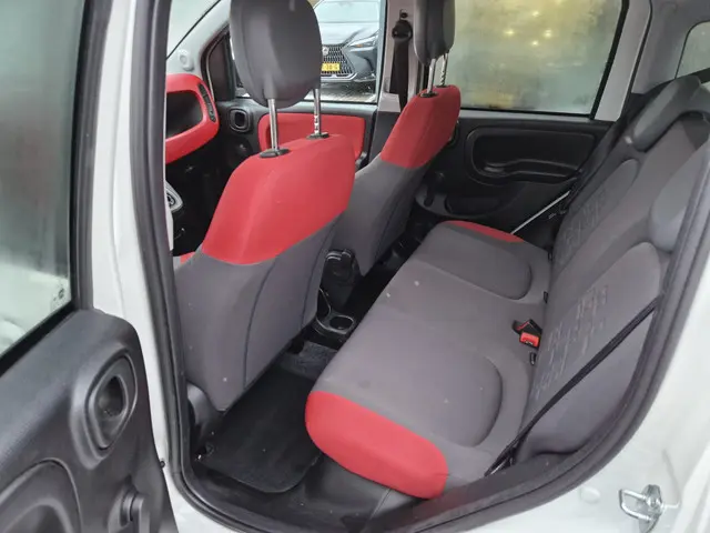 Fiat Panda 0.9 TwinAir Lounge AUTOMAAT/NAVI 2016 Benzine 4