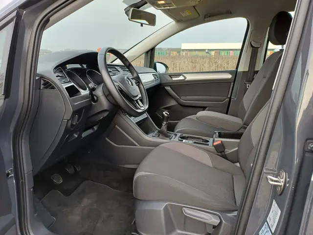 Volkswagen Touran TSI Comfortline 7-Pers. 2019 Benzine 22