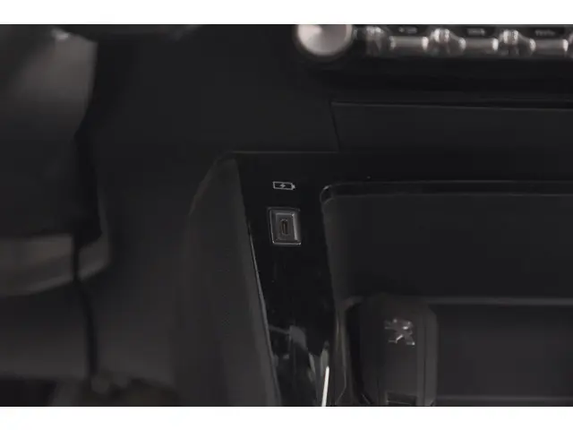 Peugeot 208 PureTech 100 EAT8 Active 2020 Benzine 43