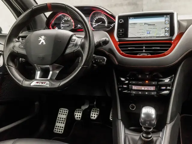 Peugeot 208 1.6 THP GTi 2013 Benzine 7