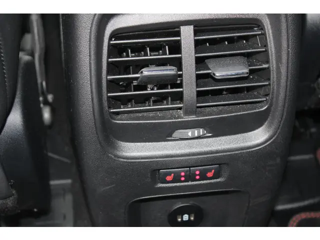 Ford Kuga 2.5 PHEV ST-Line X 2025 Hybride Benzine 15