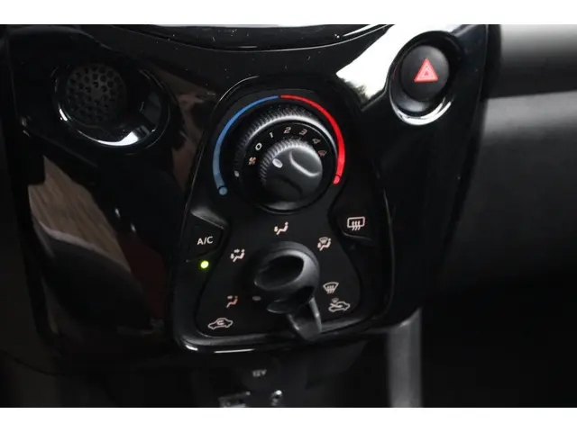 Peugeot 108 1.0 e-VTi Allure Camera, NAP 2017 Benzine 16