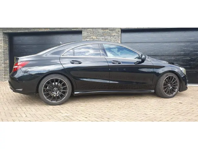 Mercedes-Benz CLA 180 2018 Benzine 4