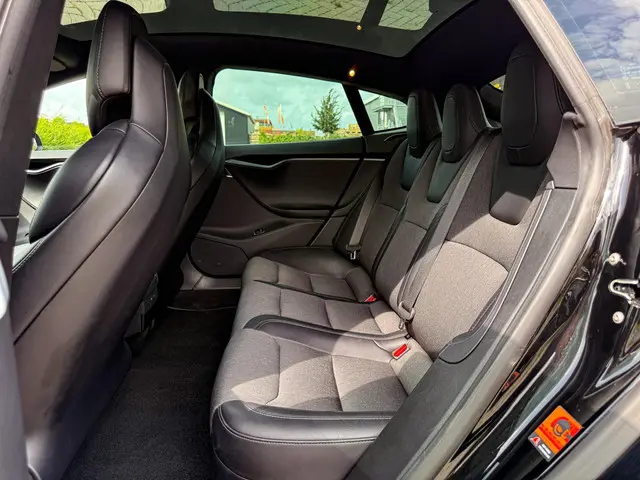 Tesla Model S 75D 2018 Elektrisch 24
