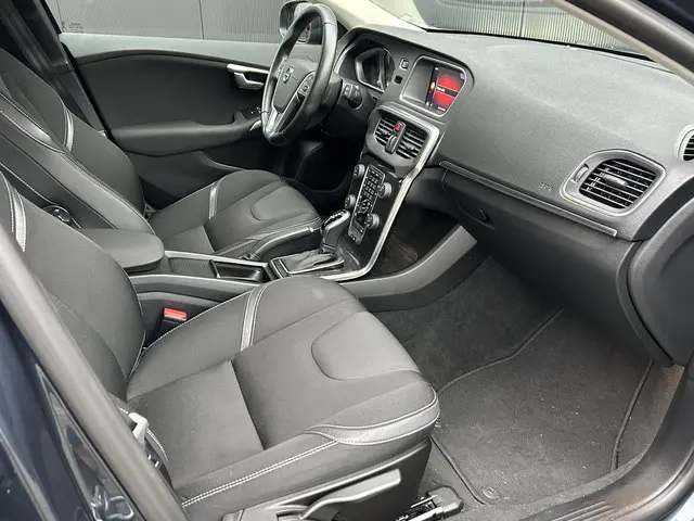 Volvo V40 1.5 T2 Polar+ 2019 Benzine 15