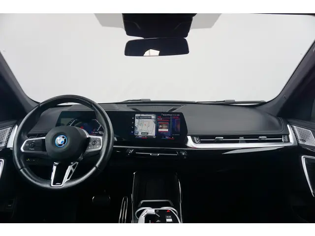 BMW X1 xDrive30e 2022 Hybride Benzine 10