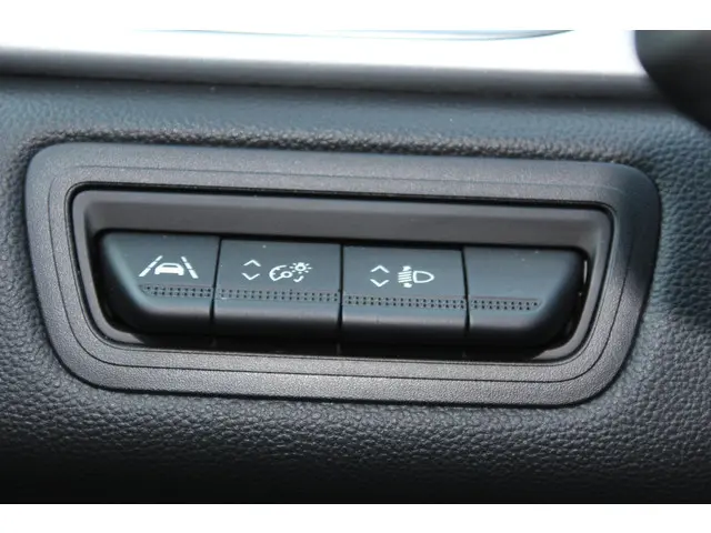 Renault Captur 1.3 EDC 140 Intens AUTOMAAT 2023 Benzine 45
