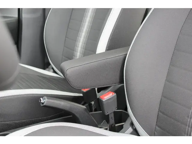 Hyundai i10 1.0 Comfort Smart 2023 Benzine 11