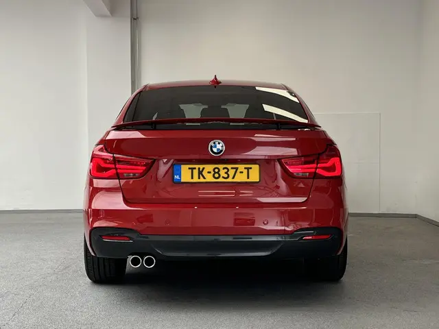 BMW 3 Serie Gran Turismo 320i GT M-Sport 2018 Benzine 10