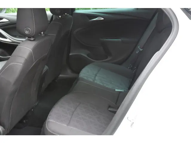 Opel Astra 1.0 Turbo 120 Jaar Edition 2019 Benzine 8