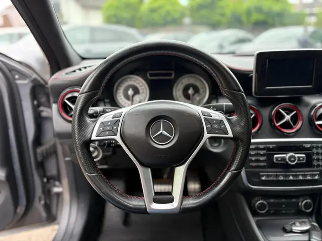 Mercedes-Benz A-Klasse 250 Sport Ambition 2015 Benzine 12