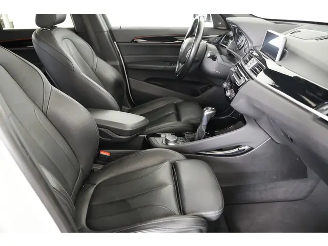 BMW X1 sDrive20i Centennial High Executive 2016 Benzine 12