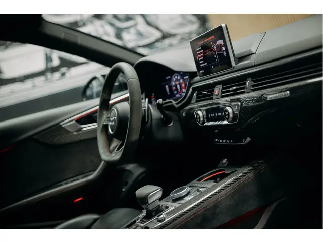 Audi RS4 2.9 TFSI RS 4 quattro 2018 Benzine 18