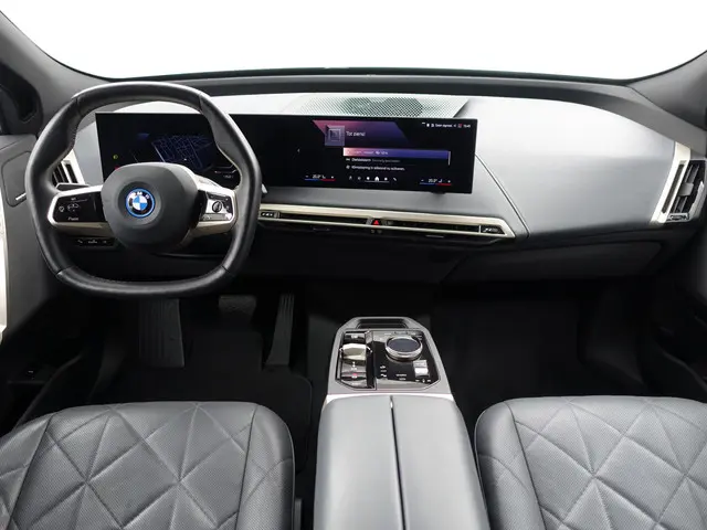 BMW iX xDrive40 M Sport Plus 77 kWh- 2023 Elektrisch 7