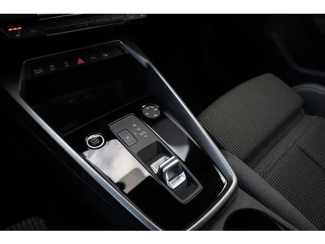 Audi A3 Limousine 35 TFSI 3x S-Line 150PK 2023 Benzine 33