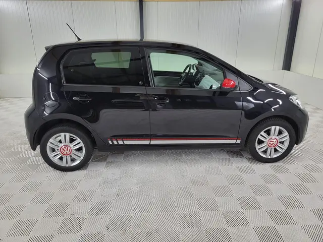 Volkswagen up! 1.0 BMT up! beats audio 2017 Benzine 5