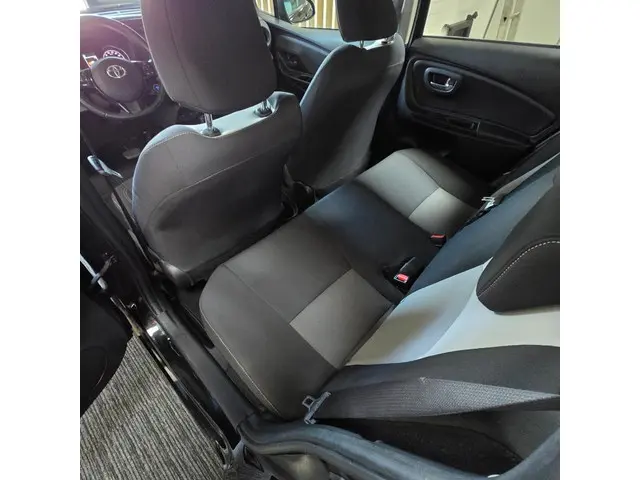Toyota Yaris 1.5 Hybrid Aspiration 2017 Hybride Benzine 8