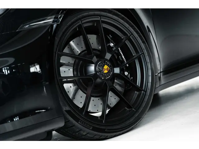 Porsche 911 Carrera GTS 2025 Benzine 12