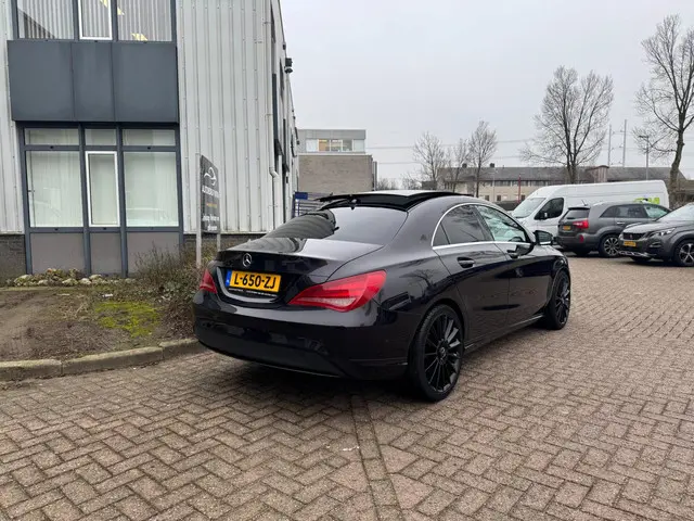 Mercedes-Benz CLA 200 Prestige PANO AUT!! 2013 Benzine 4