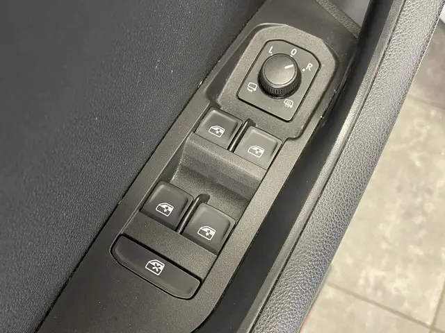 Škoda Karoq 1.5 TSI ACT Sportline Business 2020 Benzine 23