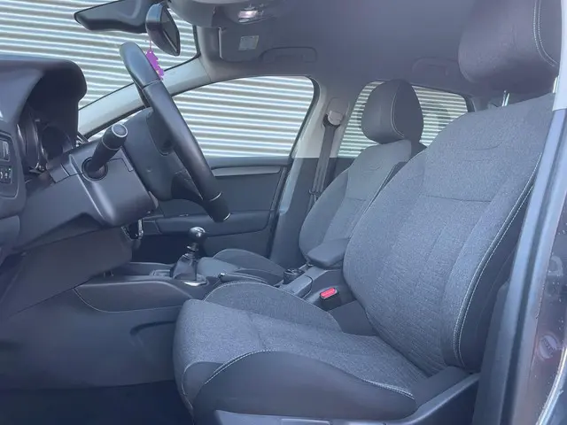 Citroën C4 1.2 PureTech Feel Collection 2015 Benzine 10