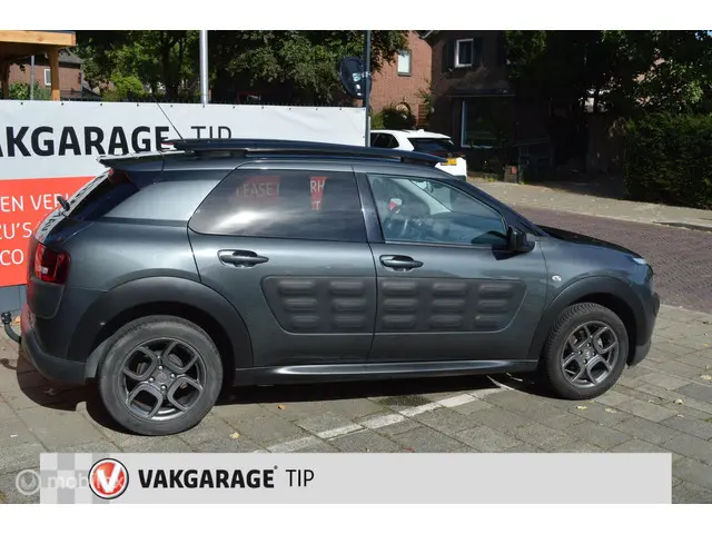 Citroën C4 Cactus 1.2 PureTech Shine 2015 Benzine 4