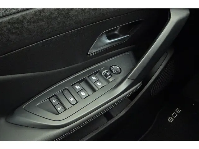 Peugeot 308 SW 1.2 PureTech Allure 2024 Benzine 17