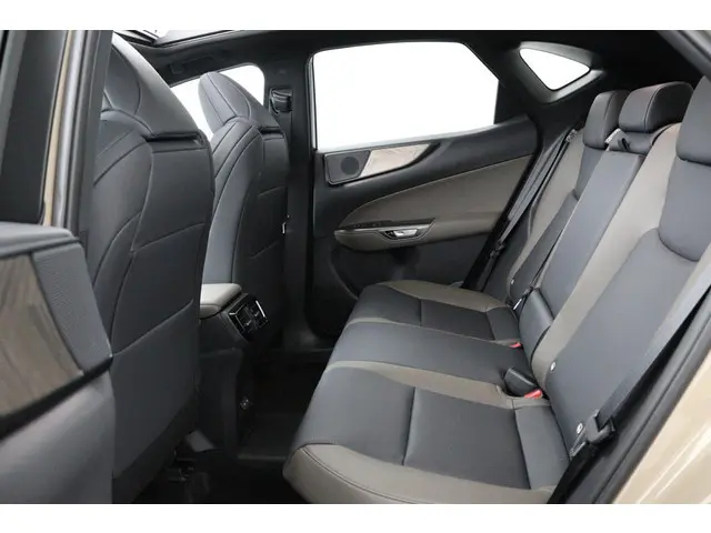 Lexus NX 450h+ AWD Overtrail Line 2024 Hybride Benzine 18