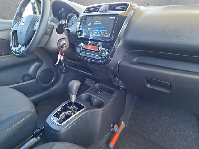 Mitsubishi Space Star 1.2 Dynamic 2024 Benzine 15