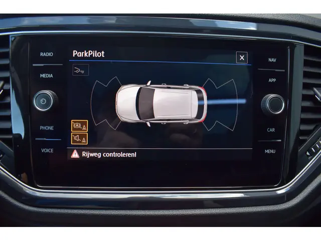 Volkswagen T-Roc 1.5 TSi 150pk Sport 2019 Benzine 17