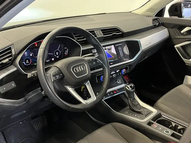 Audi Q3 35 TFSI S Line S-Tronic Aut. 2021 Benzine 32