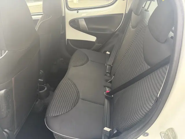 Peugeot 107 1.0 Active facelift led airco 2012 Benzine 16