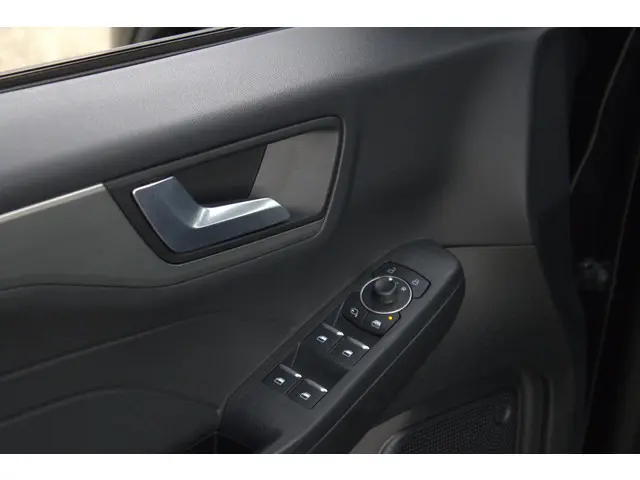 Ford Kuga 2.5 FHEV Titanium 2023 Hybride Benzine 20