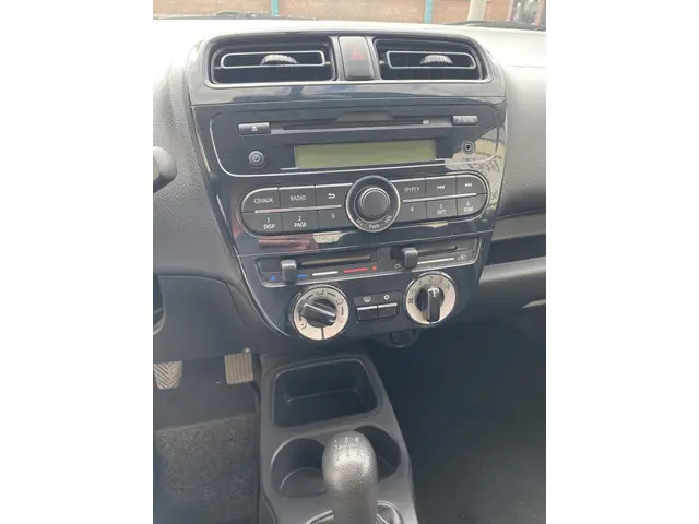 Mitsubishi Space Star 1.0 Instyle 2015 Benzine 14