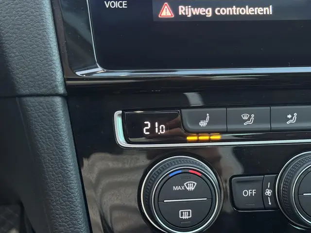 Volkswagen Golf 1.5 TSI Highline 2019 Benzine 18