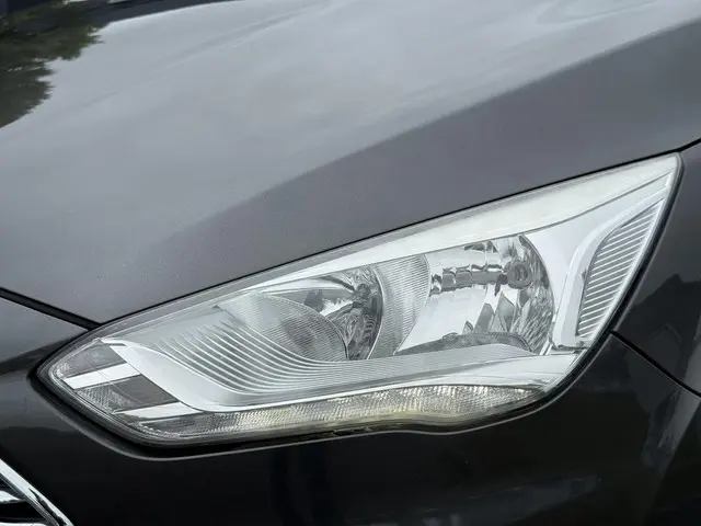 Ford C-MAX 1.0 Titanium 2015 Benzine 24