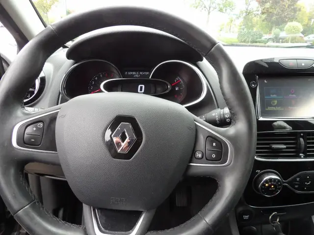 Renault Clio 0.9 TCe Intens / Rijklaarprijs 2016 Benzine 14