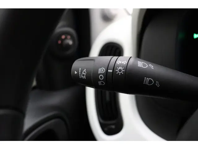 Fiat Panda 1.0 Hybrid Pandina 2025 Benzine 29