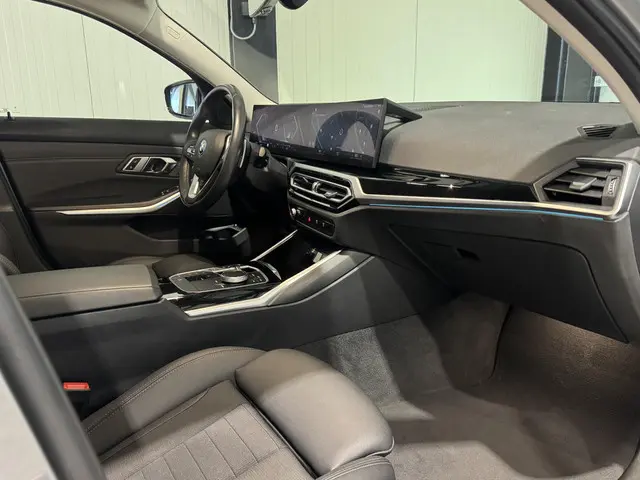 BMW 3 Serie Touring 320e 2022 Hybride Benzine 7