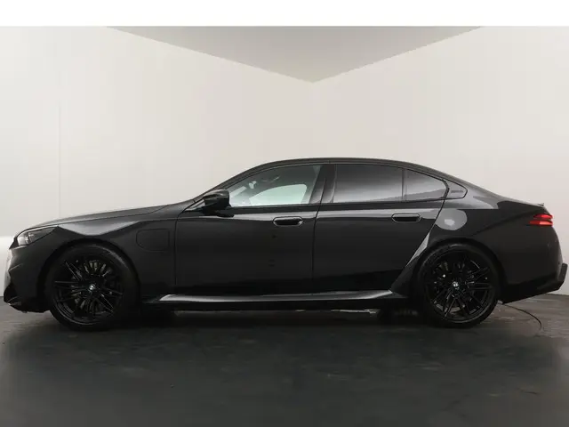 BMW M5 5-serie 2025 Hybride Benzine 12