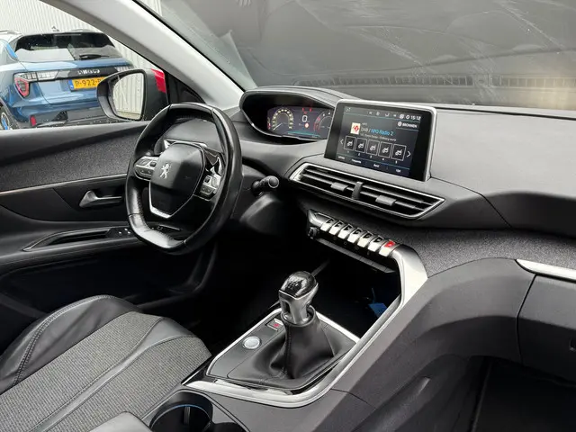 Peugeot 3008 1.2 PureTech Allure 2017 Benzine 28