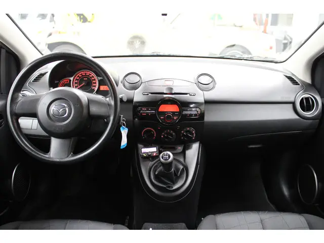 Mazda 2 1.3 Cool 2012 Benzine 7