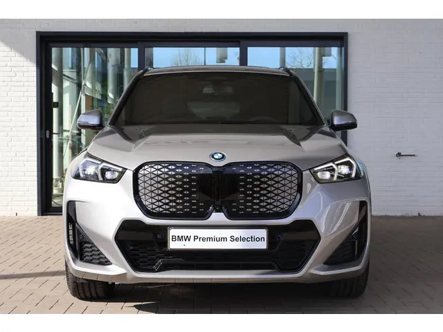 BMW iX1 xDrive30 2025 Elektrisch 3